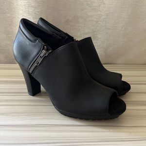 Aerosoles Ankle Bootie Open Toed Black Shoes 8 US